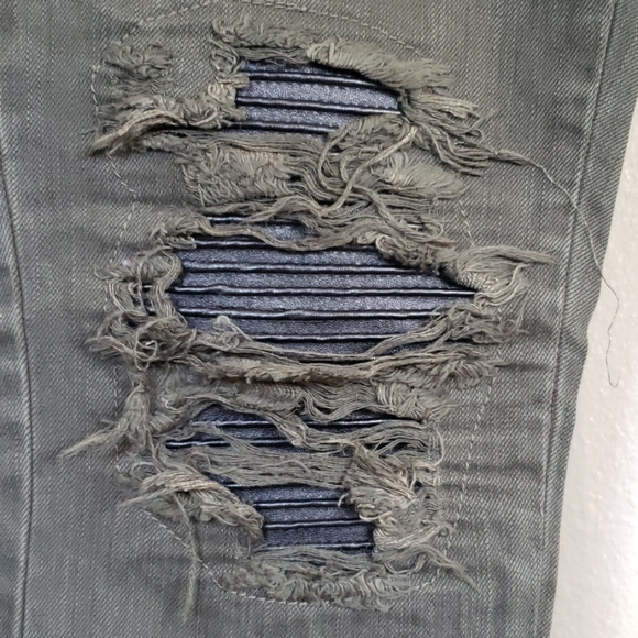 Ripped Jeans by Thread Workship. - Picture 2 of 8
